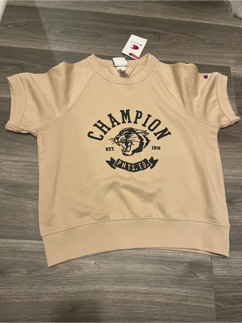 Champion women ' Short-Sleeve Crewneck Sweatshirt in Beige